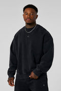 5095 - Elevated Essentials - Crewneck - Heavyweight cotton crewneck with a relaxed fit and ribbed cuffs. Soft interior and minimal 'Elevated' branding for a comfortable, premium everyday essential in Black Wash.