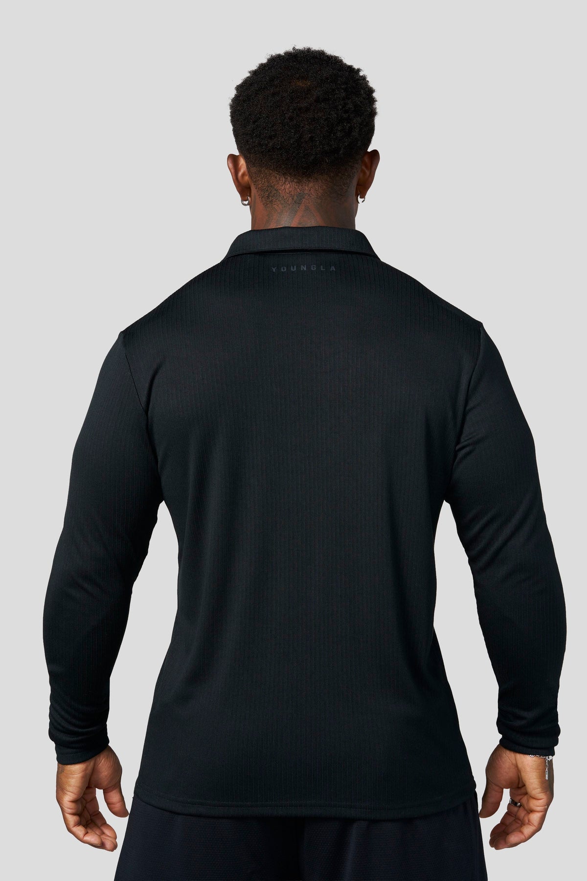 8124 - Essential Quarter Zip