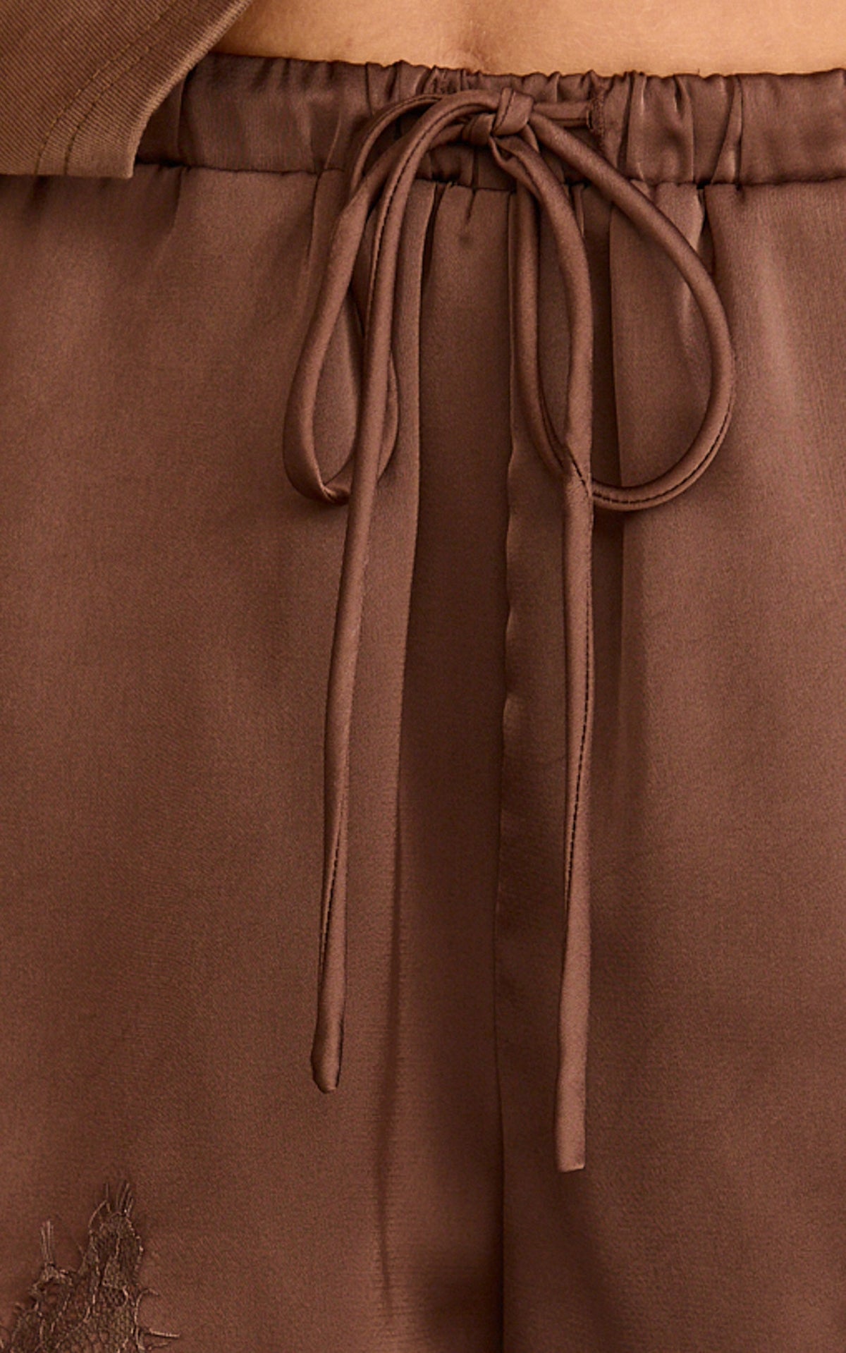 Ava Shorts - Lace Trim Elasticated Waist Shorts in Chocolate