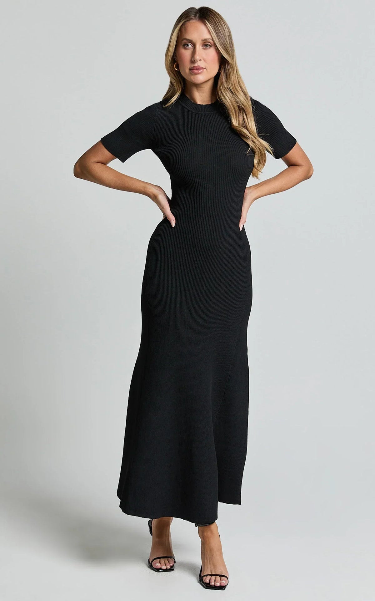 Lanie Midi Dress - Knitted Crew Neck Short Sleeve Dress in Black