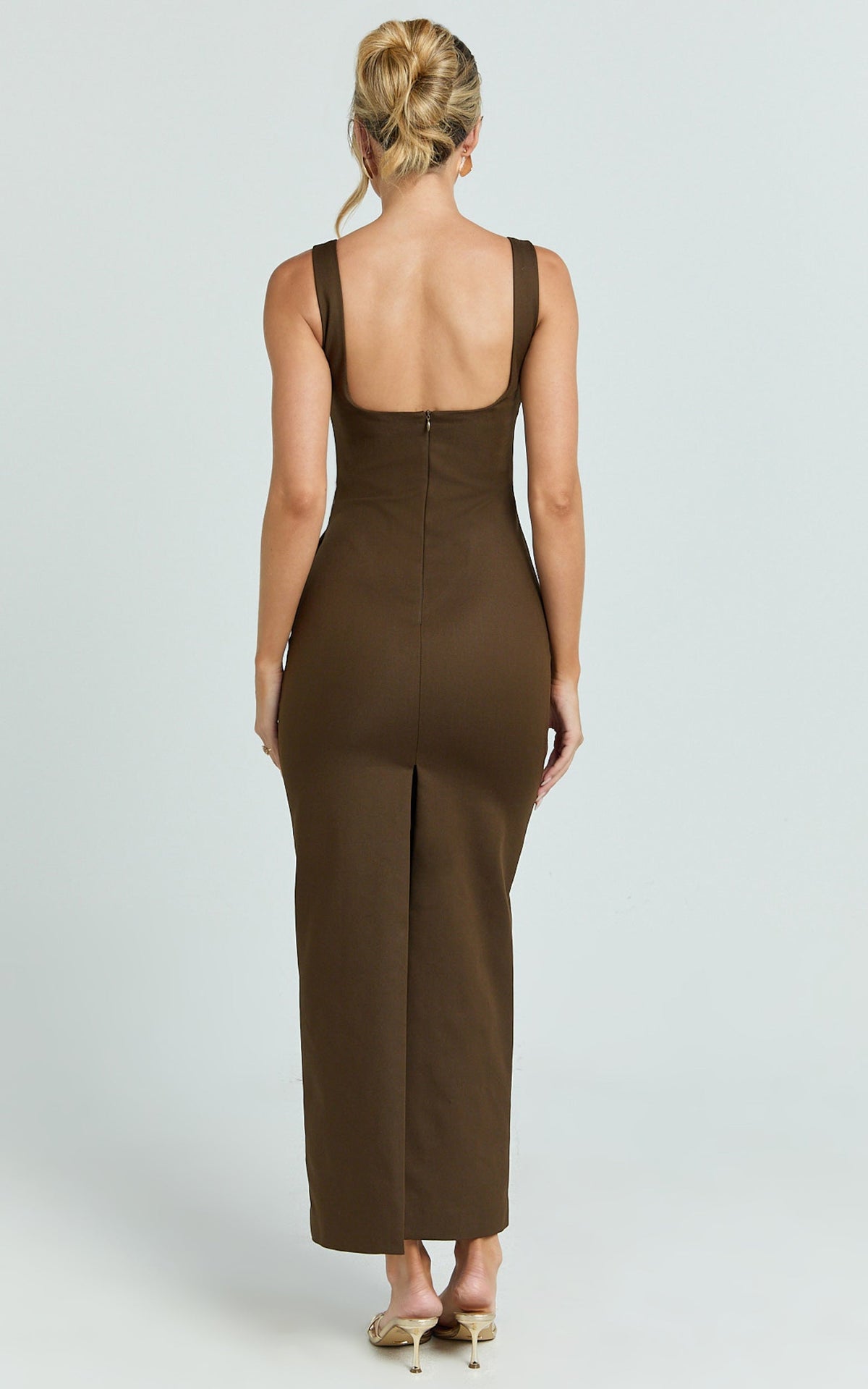 Benita Midi Dress - Scoop Neck Ruched Fitted Dress in Chocolate
