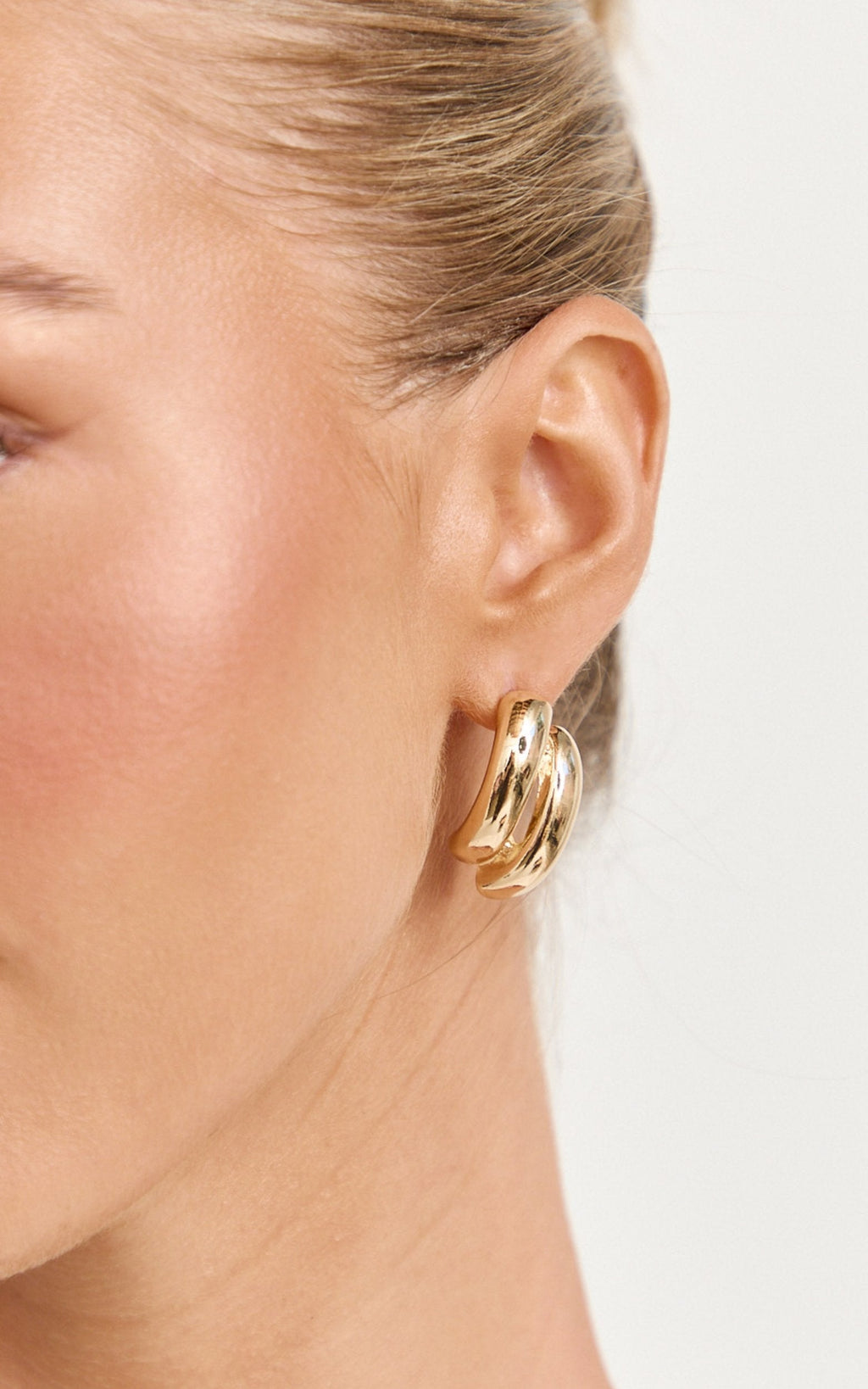 Denise Earrings - Stud Earrings in Gold