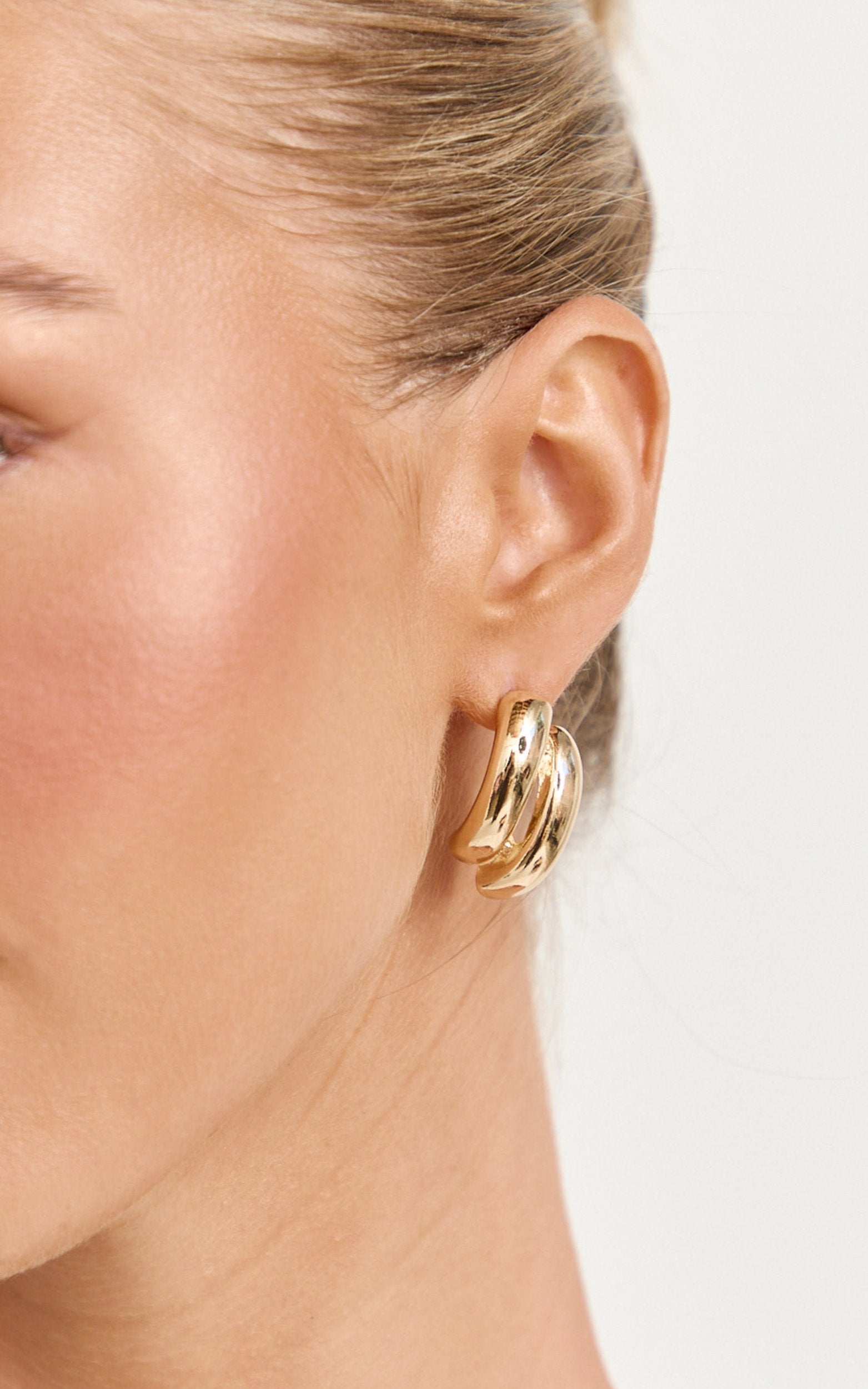 Denise Earrings - Stud Earrings in Gold