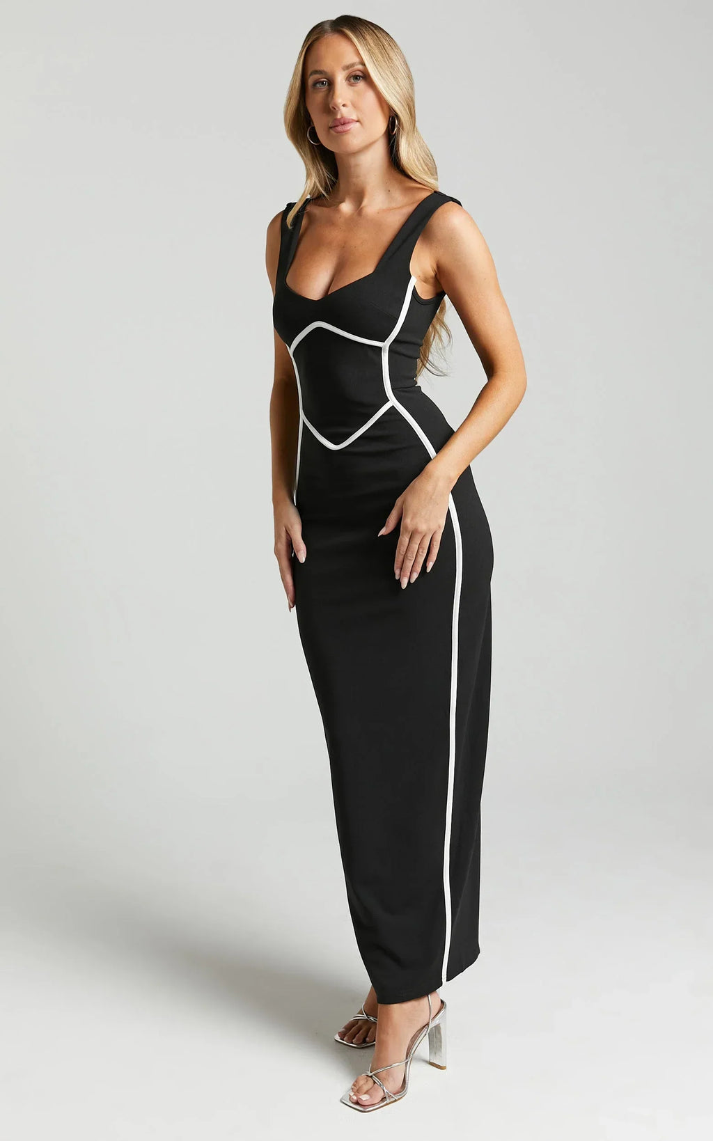 Magnolia Midi Dress - Scoop Neck Bodycon Dress in Black
