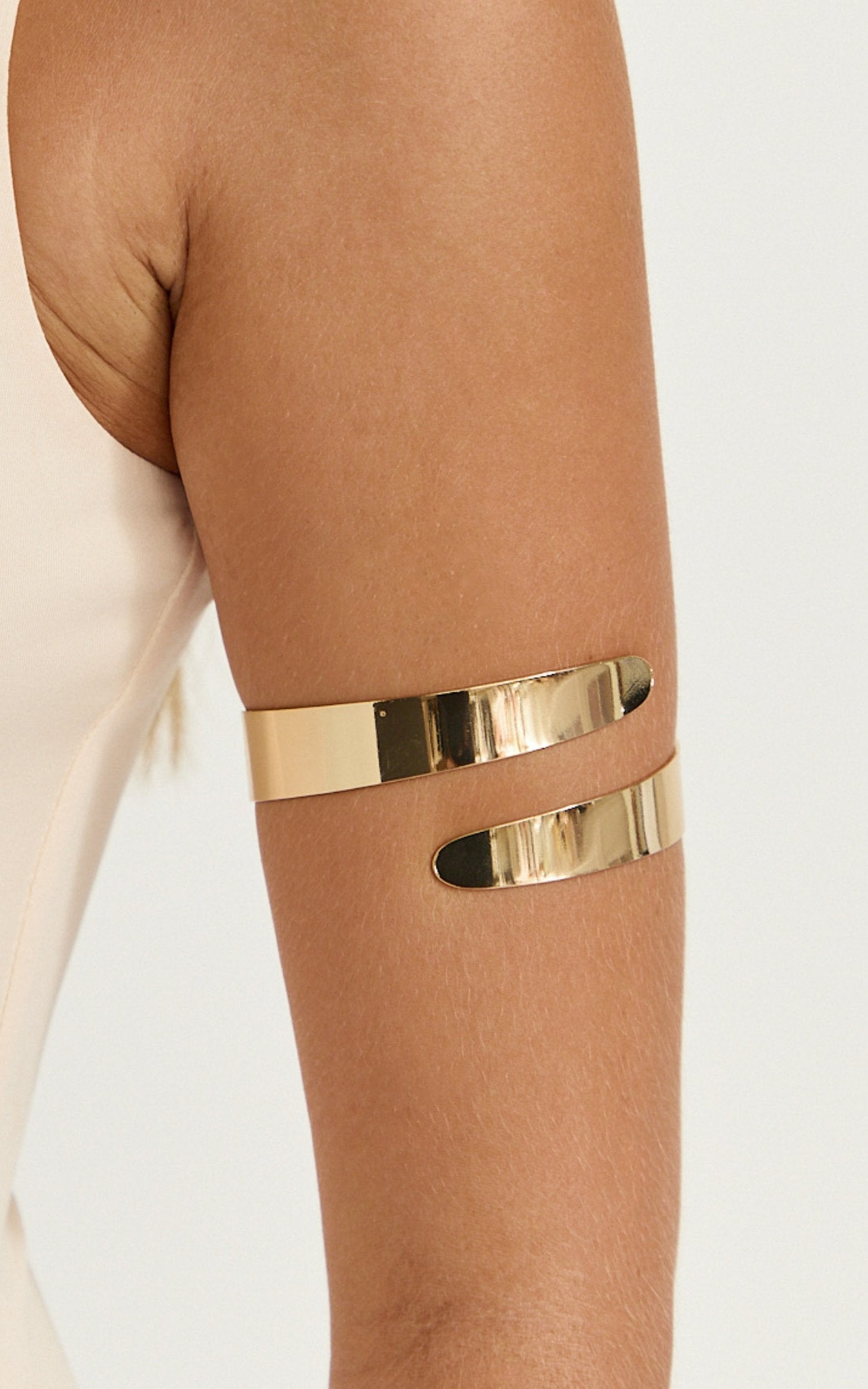 Farah Arm Cuff - Twisted Arm Cuff in Gold