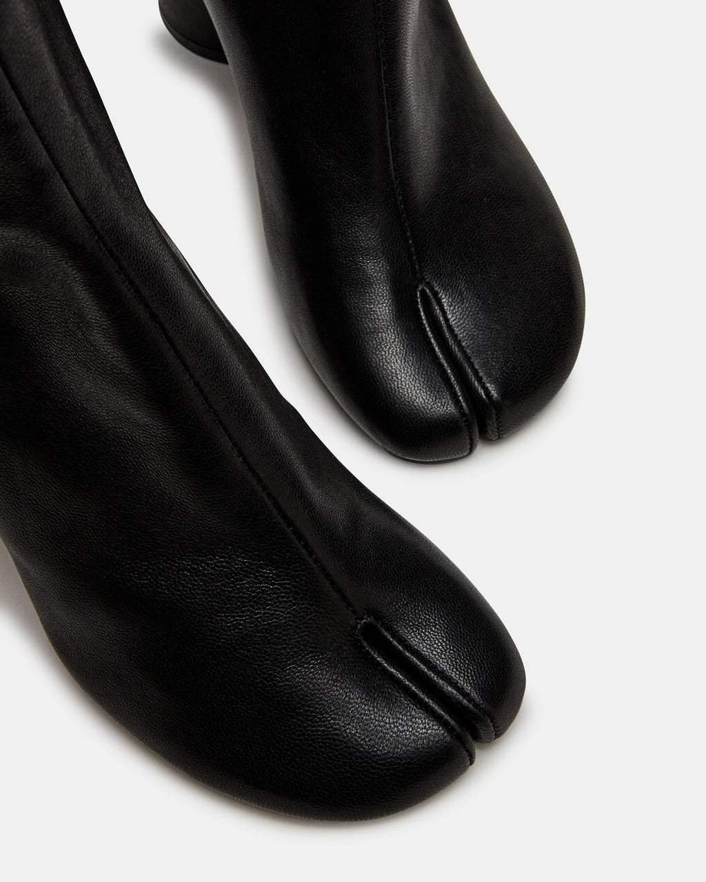 CARO BLACK LEATHER