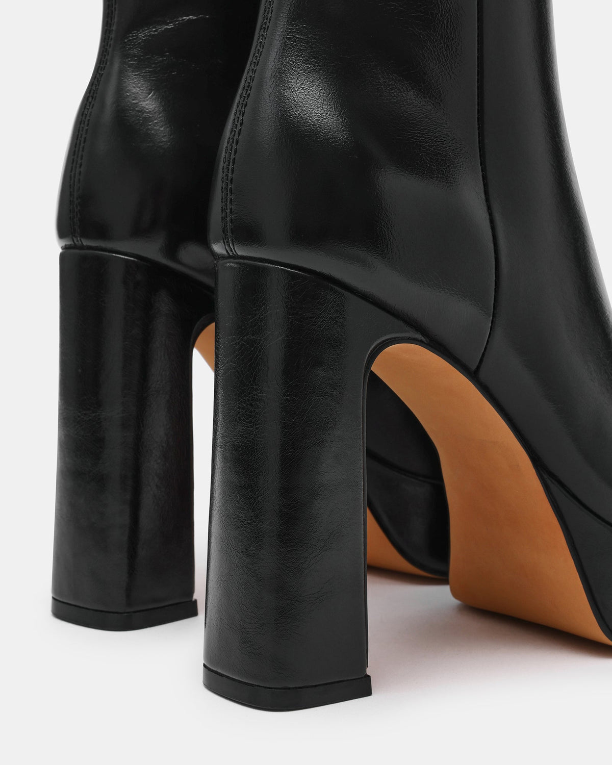 LOCHLAN BLACK LEATHER