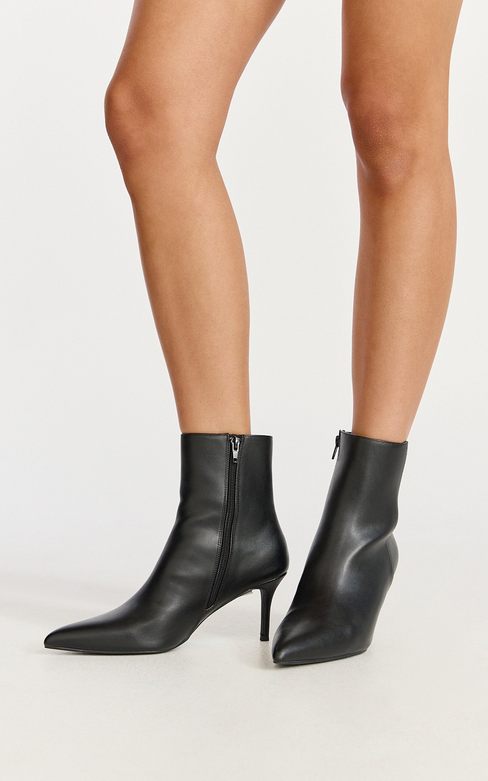 Verali-Beth Boots in Black