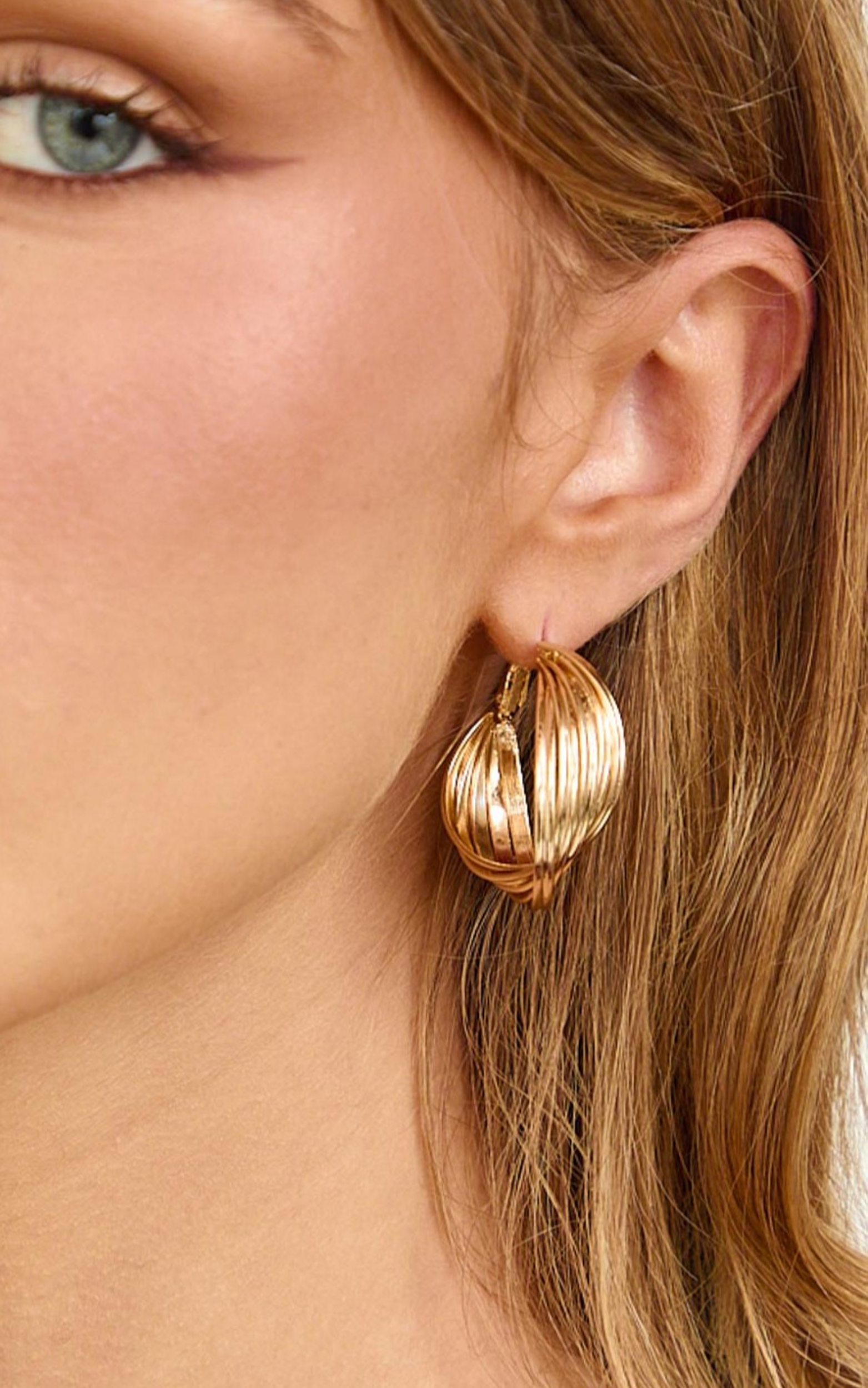 Xandy Earrings - Twisted Hoop Earrings in Gold
