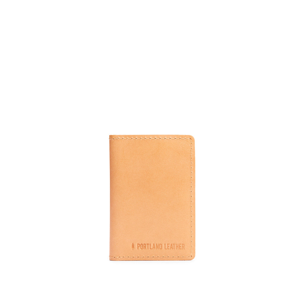 Naturale | Vertical cardholder with six card slots on a white background